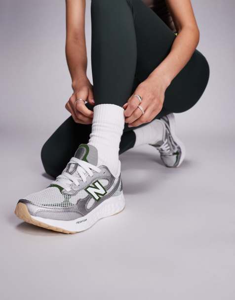 New Balance Arishi running trainers in silver and green - view 1