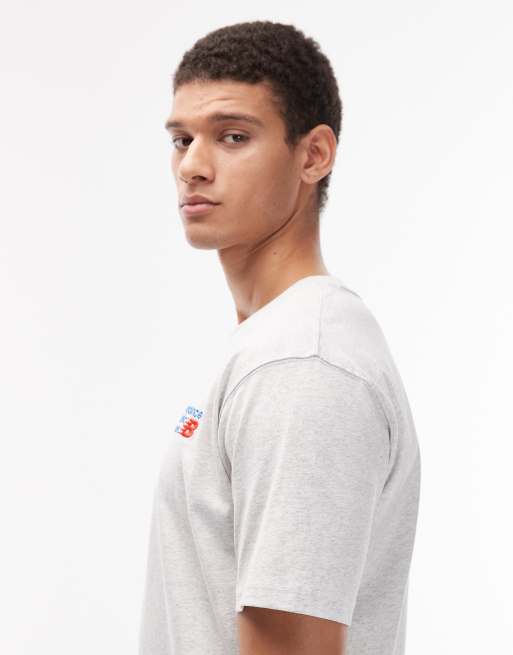 New Balance – Athletics – Ljusgrå t-shirt med logga, 4 av 5