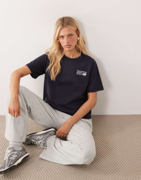 New Balance Athletics premium logga t-shirt i avslappnad modell, höftlång, svart - view 1