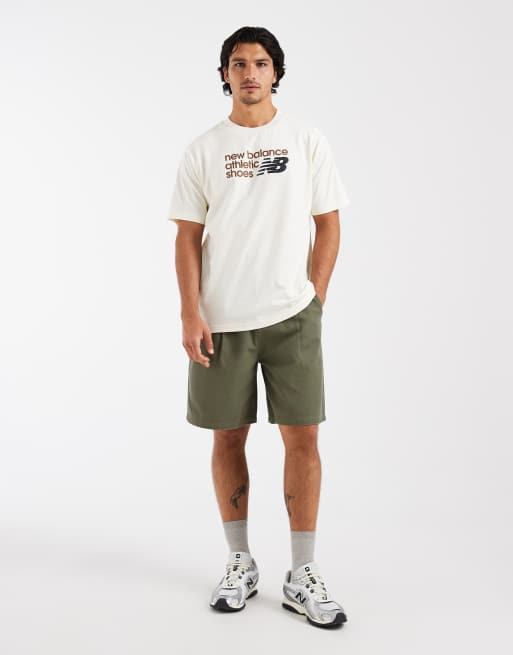 New Balance Athletics Premium Logo T-Shirt in Beige, 2 von 5