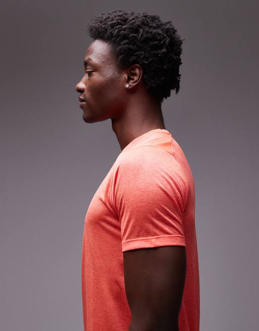 New Balance - Athletics - T-shirt in felrood, 4 van 5