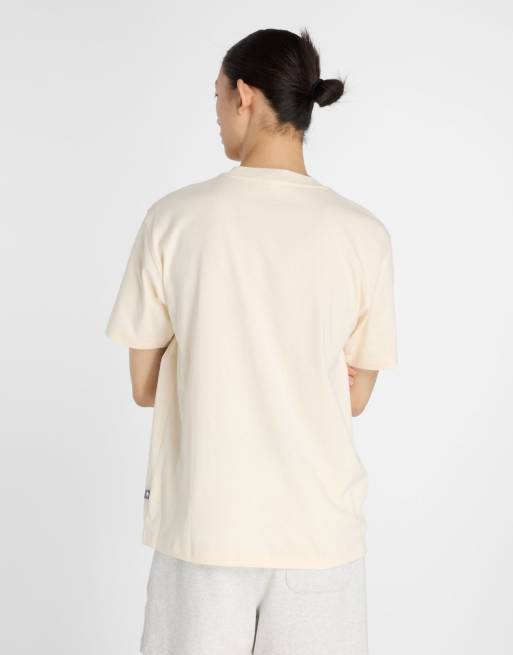 New Balance – Athletics – T-Shirt in Weiß mit Kulturwandbild-Print, 3 von 4