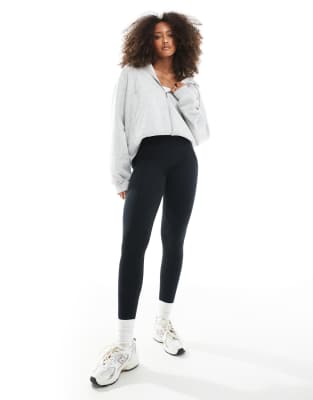 New Balance - Baumwoll-Leggings in Grau mit hohem Bund, 27 Zoll Schrittlänge