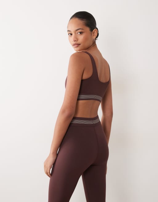 New Balance brassière d'entraînement en cuir cerise, 4 de 4