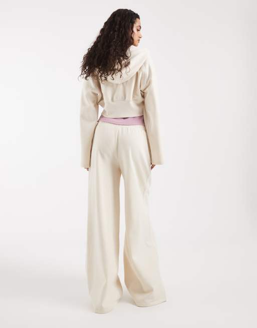 New Balance brushed coastal fleece pant in beige, 5 of 5