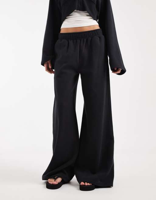 New Balance brushed coastal fleece pant in black, 2 of 5