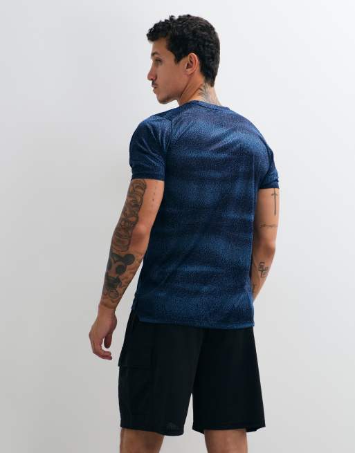 New Balance camiseta estampada Rc essential en nb navy, 5 de 5
