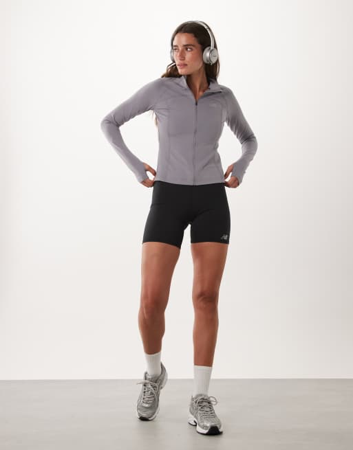 New Balance - chaqueta ajustada con cremallera completa en gris, 2 de 4