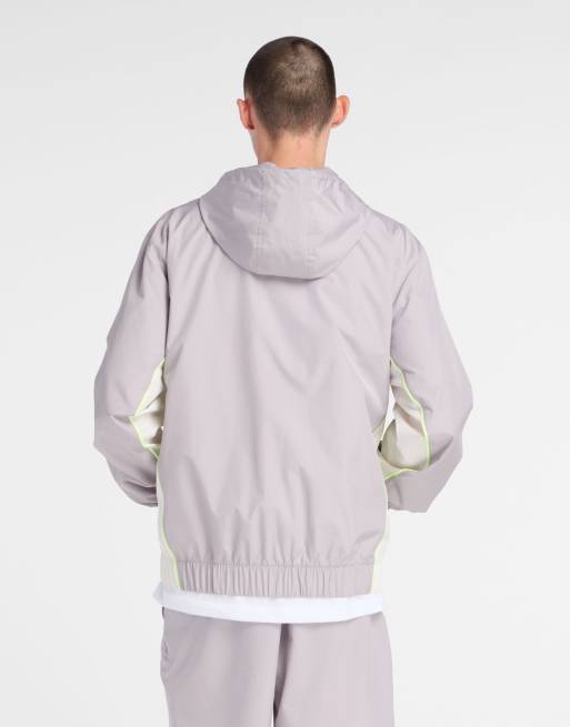 New Balance - Chaqueta color sal trufada Trackside, 2 de 4