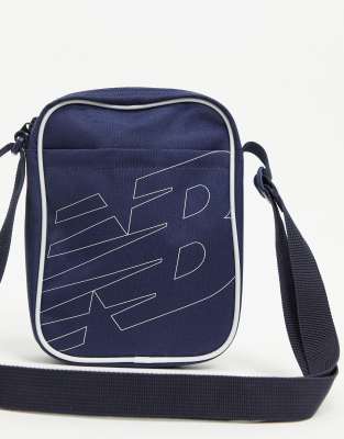 new balance tas