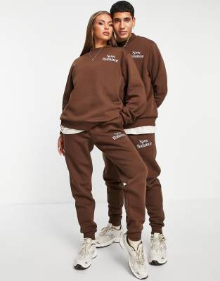 brown jogging