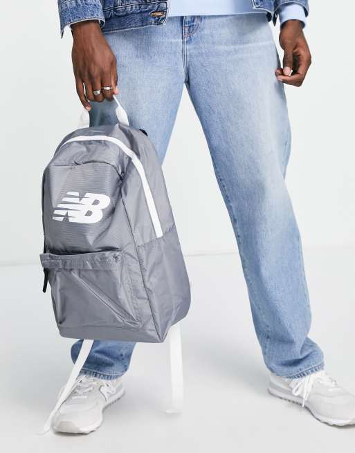 New Balance Core Rugzak met logo in grijs ASOS