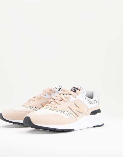 New Balance — Cremefarvede 997 sneakers