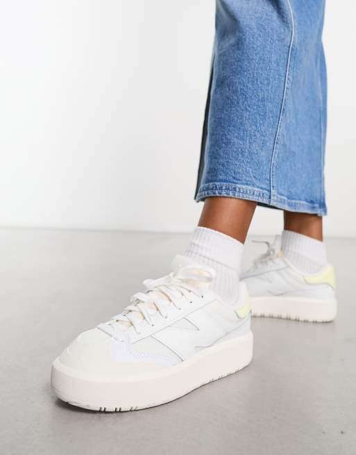 New Balance – CT302 – Sneaker in Weiß und Gelb
