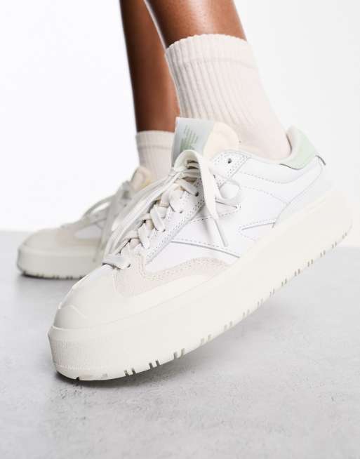 New Balance – CT302 – Vita och gröna sneakers