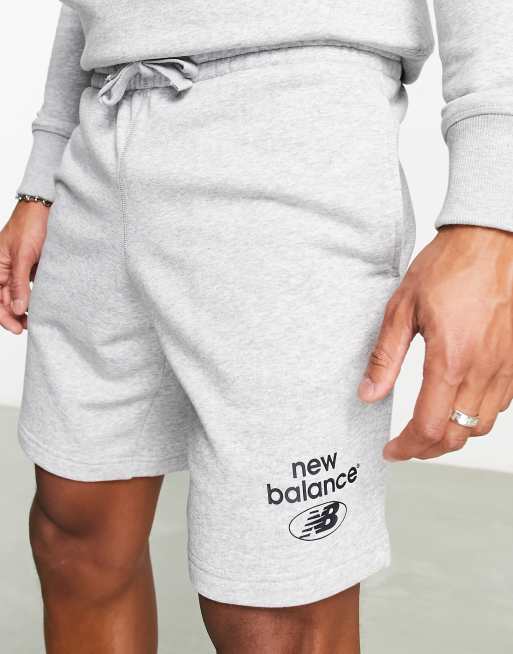 New Balance – Essentials – Grå shorts i fleece
