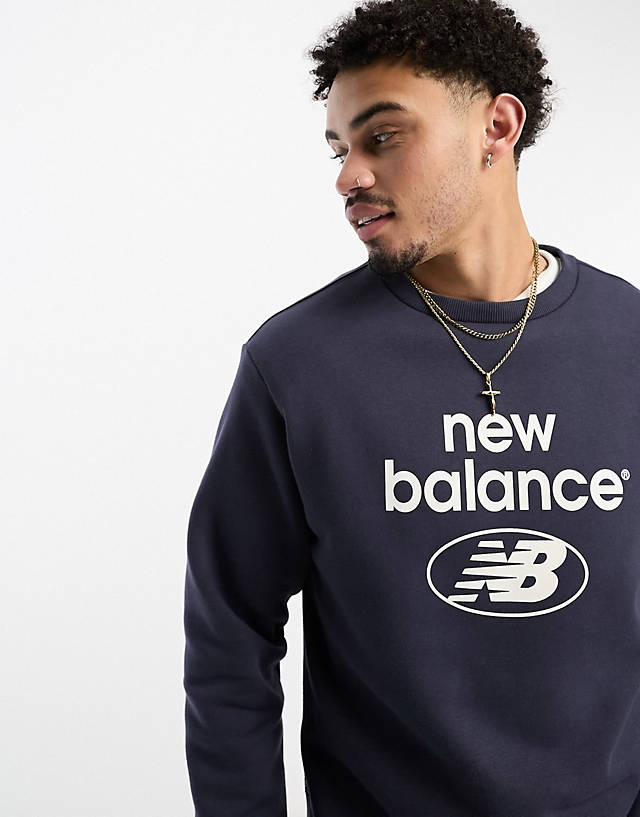 New Balance - essentials novelty sweatshirt in navy