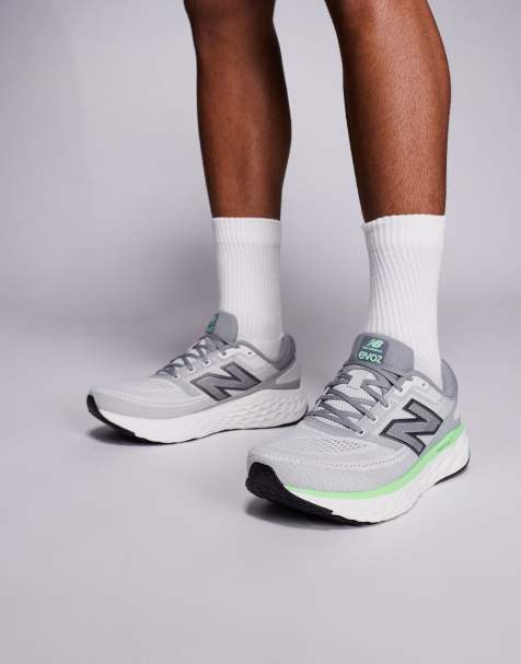 New Balance - Evoz - Hardloopschoenen in grijs en groen - view 1