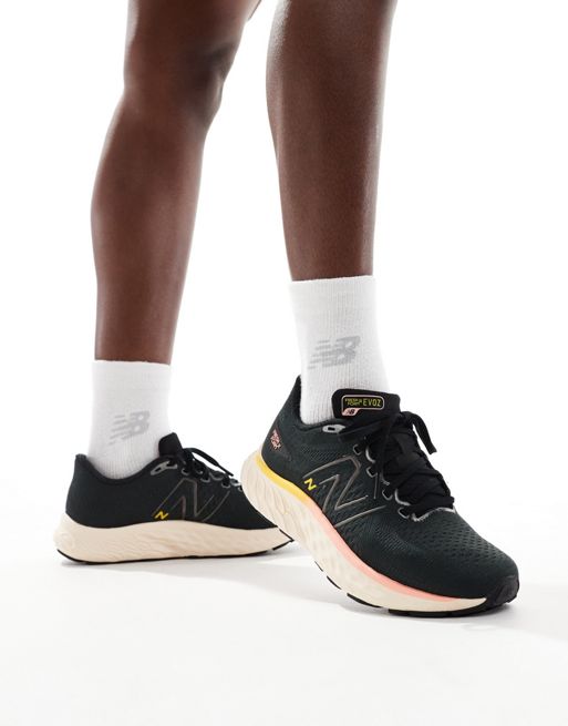 New Balance - Evoz - Løbesneakers i sort/lyserød