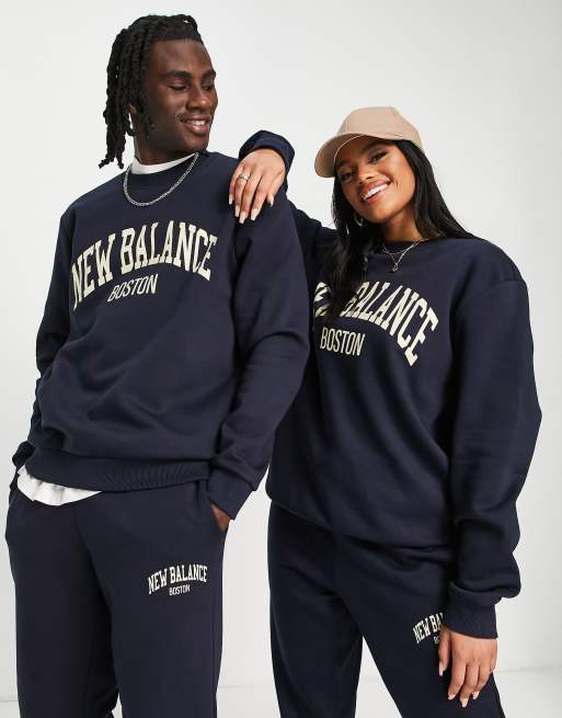 New Balance - Felpa unisex blu navy stile college