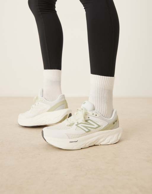 New Balance - FFTRN - Sneakers unisex bianche e verde oliva, 3 di 5
