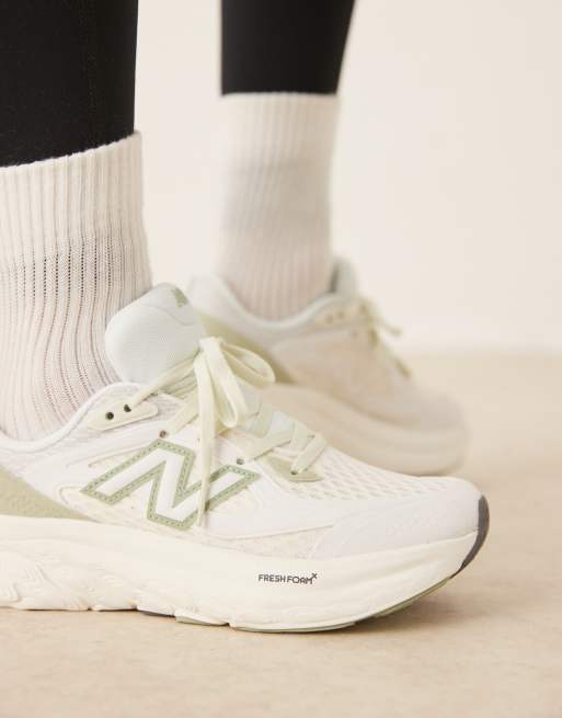 New Balance - FFTRN - Uniseks sneakers in wit en olijfgroen, 5 van 5