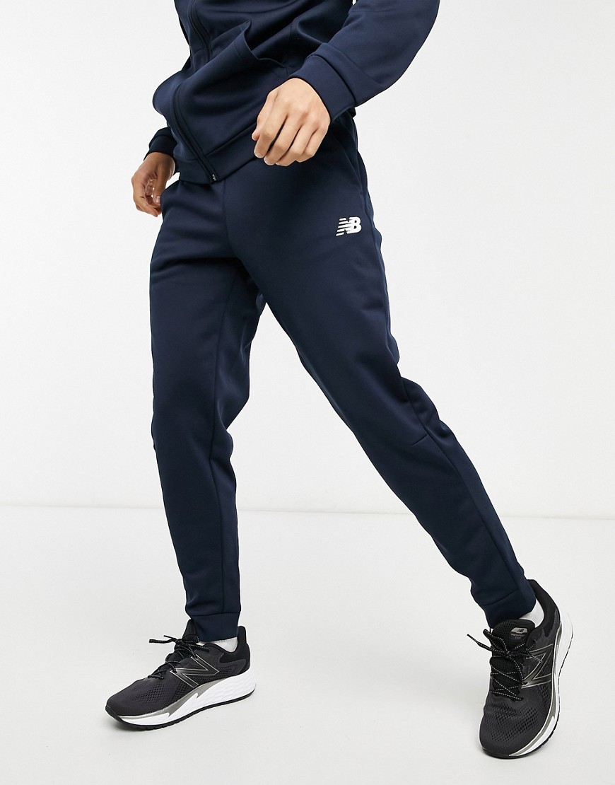 New Balance - Fleece joggingbroek met logo in marineblauw