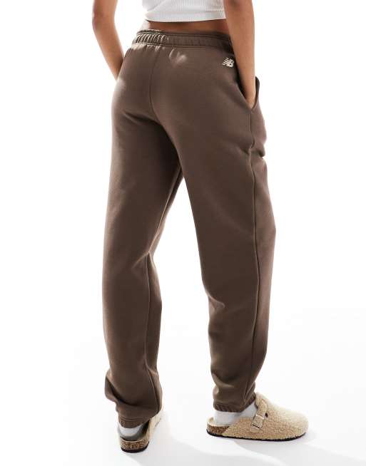 New Balance – Fleece-Jogginghose in Braun mit Print, 2 von 5