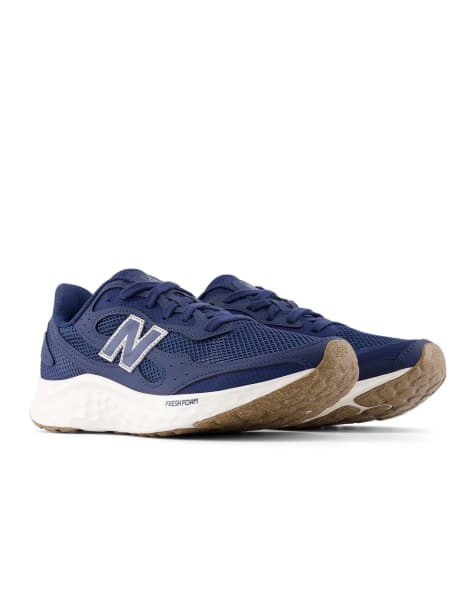 New Balance – Fresh Foam Arishi V4 Tiralux – Lauf-Sneaker in Marineblau - view 1