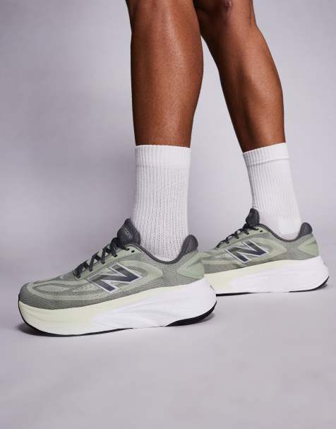 New Balance – Fresh Foam More – Lauf-Sneaker in Grün - view 1
