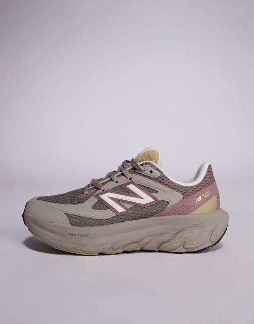 New Balance – Fresh Foam Unisex – Sneaker in Braun und Burgunderrot, 2 von 5