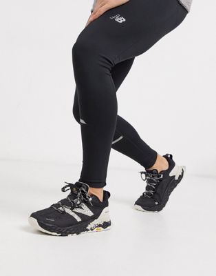 New Balance - Freshfoam Trail - Hierro - Sneakers in zwart