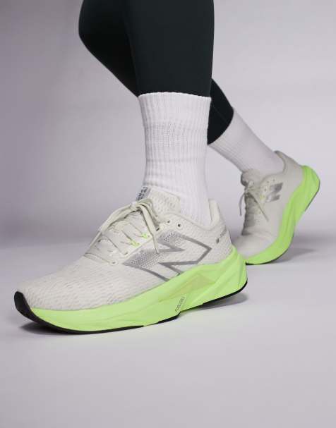 New Balance - Fuelcell Propel - Beige og neongule løbesneakers - view 1