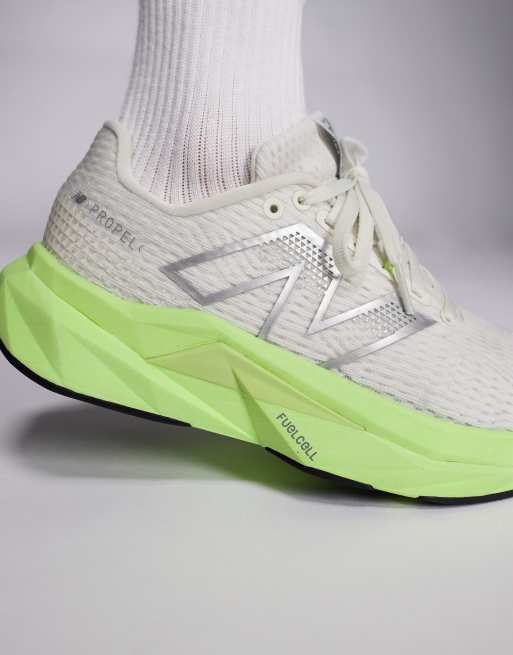 New Balance - Fuelcell Propel - Sneakers da corsa beige e giallo neon, 3 di 5