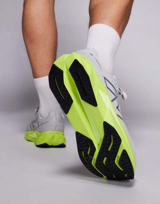 New Balance - Fuelcell Propel - Sneakers da corsa grigie e verde neon, 4 di 5