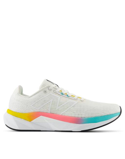 New Balance - Fuelcell Propel V5 - Sneakers in wit
