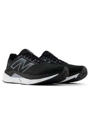 New Balance Fuelcell propel v5 trainers in black