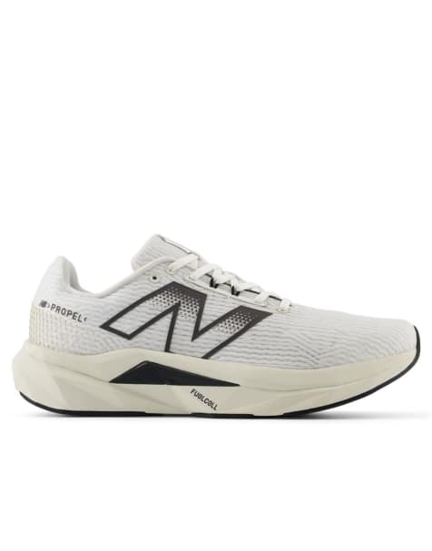 New Balance Fuelcell propel v5 trainers in white - view 1