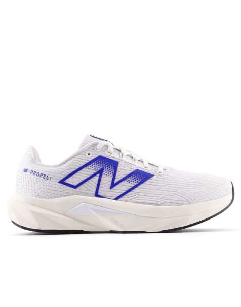 New Balance Fuelcell propelv5 trainers in white - view 1