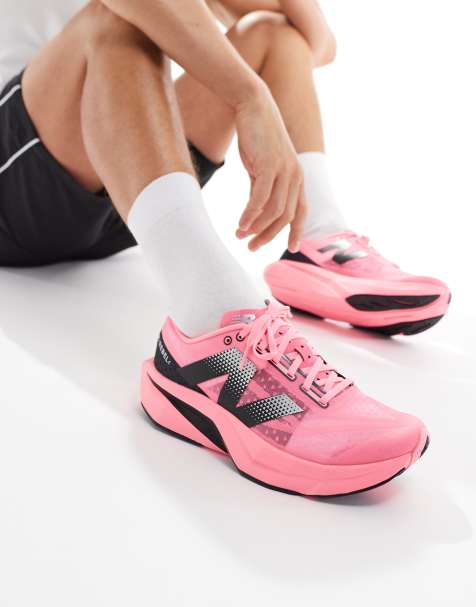 New Balance - FuelCell Rebel - Baskets de course - Rose - view 1