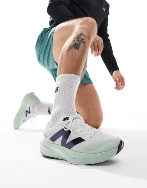 New Balance Fuelcell Rebel V4 mens running trainers in grey , 5 of 5