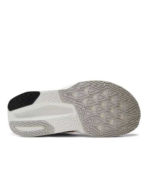 New Balance Fuelcell rebel v5 baskets en orange satsuma, 6 de 7