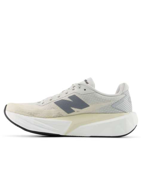 New Balance - Fuelcell Rebel V5 - Hardloopschoenen in beige - view 1