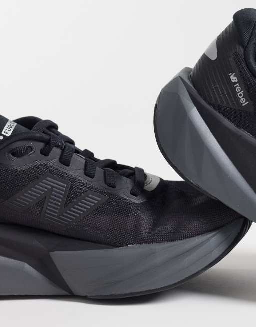 New Balance – Fuelcell Rebel V5 – Lauf-Sneaker in Schwarz, 3 von 5