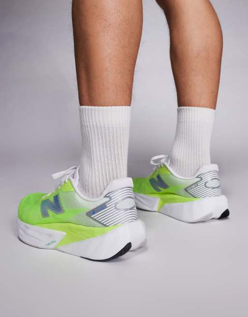 New Balance - FuelCell Rebel v5 - Neongule løbesneakers til mænd, 4 af 5