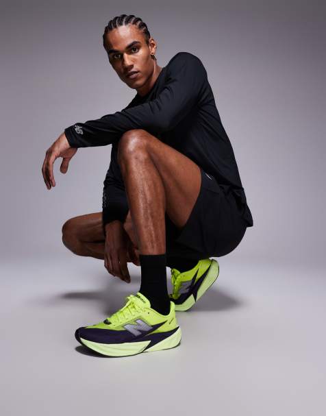 New Balance – Fuelcell Rebel V5 – Neonowozielone buty sportowe do biegania z czarnymi wstawkami - view 1