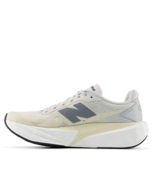 New Balance - FuelCell Rebel V5 - Sneaker in Beige-Brown