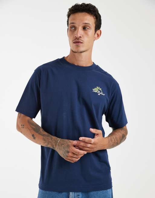 New Balance grab a bite Tokyo grafisk t-shirt i marinblått, 2 av 5