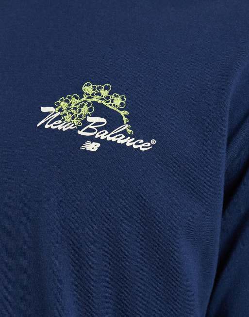 New Balance grab a bite Tokyo grafisk T-shirt i navy, 5 af 5