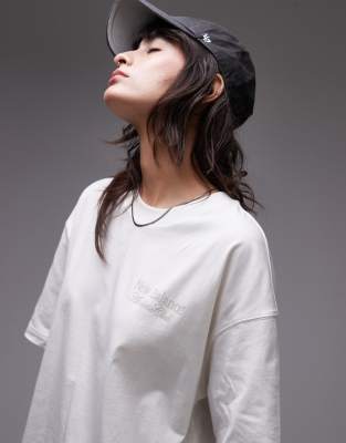 New Balance New Balance graphic oversized t-shirt in cream-White